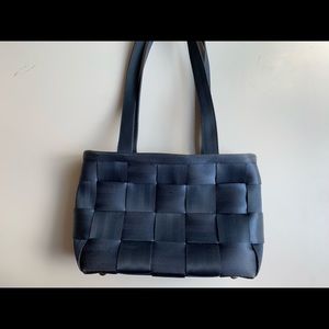 Harveys seatbelt tote shoulder bag navy blue